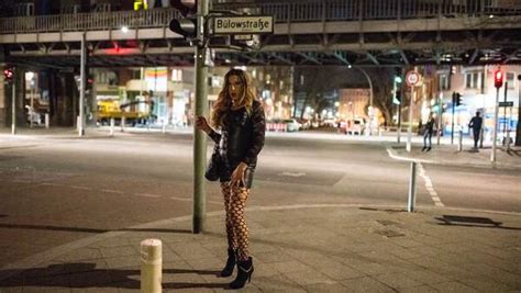 www.escort nutten Erlebe ab sofort erotische Sextreffen mit den schönsten Escort Models in Österreich! Escort Girls, Huren, Laufhaus-Guide und Sex-Studios: Intimcity ist dein Sex- und Erotikführer für Wien & Österreich